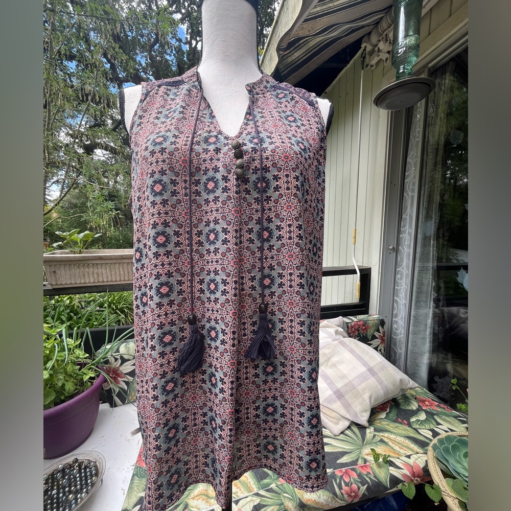 Sleeveless top